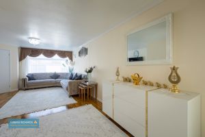 Sitting Room- click for photo gallery